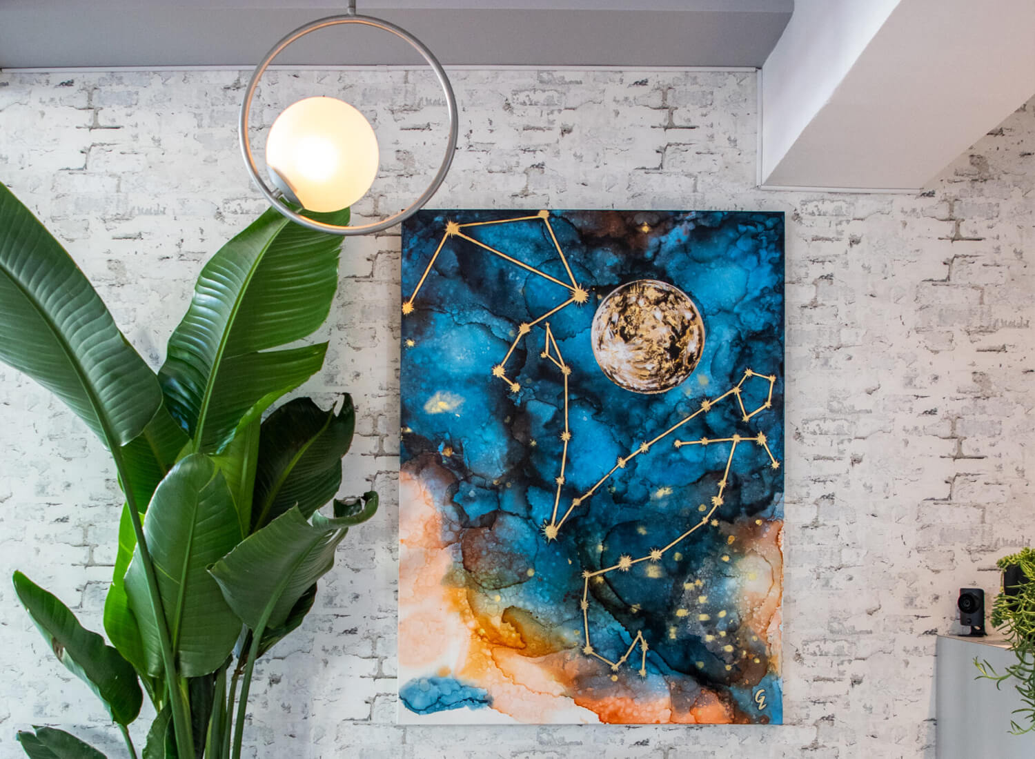 luna-office-3 Luna Body and Mind decor for acupuncture, cupping, and moxa therapy in Santa Monica at top-rated wellness clinic